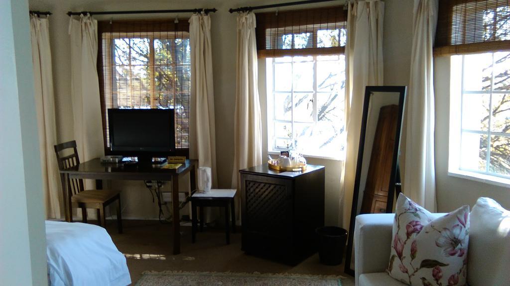 Chartwell Castle & Guest House ภายนอก รูปภาพ