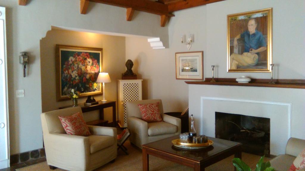 Chartwell Castle & Guest House ภายนอก รูปภาพ