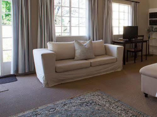 Chartwell Castle & Guest House ภายนอก รูปภาพ